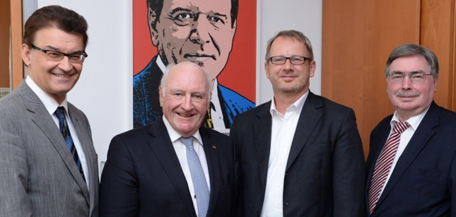 Dr. Ronald Rast, Hans Georg Wagner, Johannes Kahrs, Herbert Barton (v.l.)